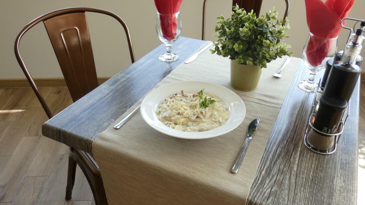 Court Inn Panagyurishte Buitenkant foto
